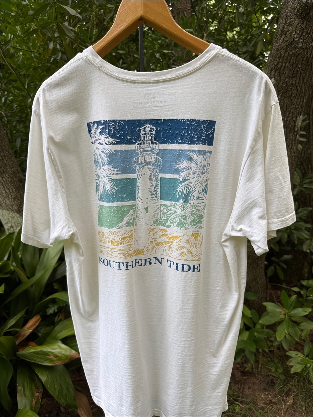 Southern Tide White Pocket Tee with Coastal Pocket Graphic